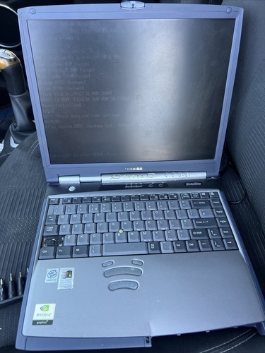 Old retro laptop toshiba - old,