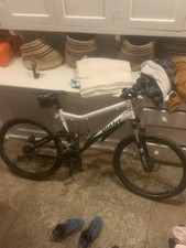 Giant Yukon Mountain Bike Please Read Description I NEED THE MONEY
