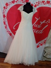 Wedding dress size 14 ivory tulle Benjamin Roberts, see measurement chart, G