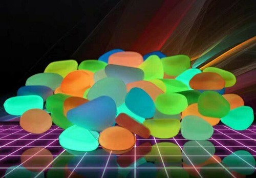 Glow the dark pebbles - glow, in