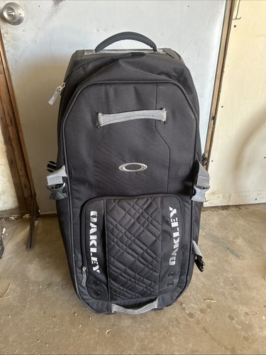 Y2k oakley large travel - y2k,