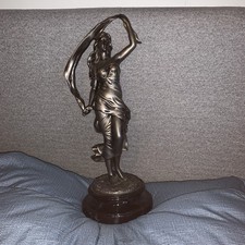 Molded Statue Of A Woman Cheap Home Deco