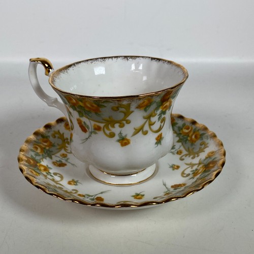 Royal albert bone china cup - albert,