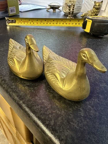 Vintage brass pair swans - brass,