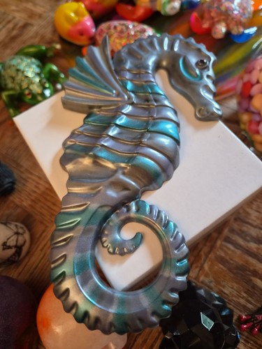 Resin seahorse pastel - resin, in