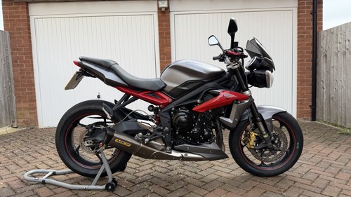 Triumph street triple - triple, r