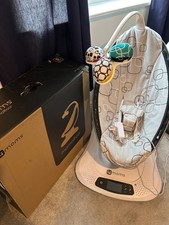 4moms Mamaroo 4.0 Baby Rocker/Bouncer with Newborn Insert