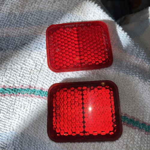 Lucas red reflectors 3 - lucas, 2.3