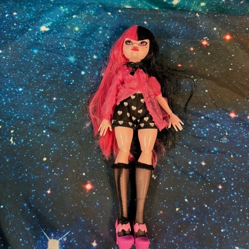 Monster high draculaura doll - monster,