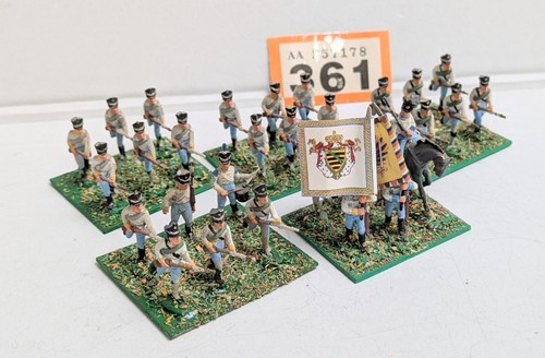 Esci figures - :,