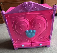 BUILD-A-BEAR BEARS & DOLLS
