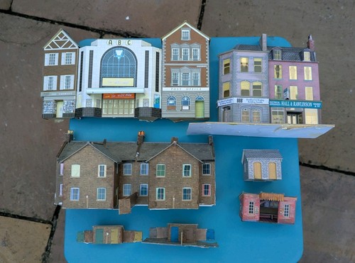 Gauge card buildings - oo,