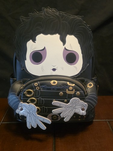 Nwt loungefly nycc 2021 edward - nwt,
