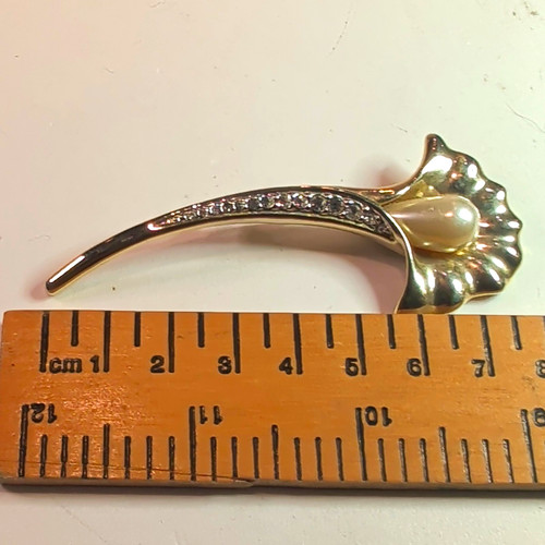 Gold tone lily flower vintage - gold, flower.vintage