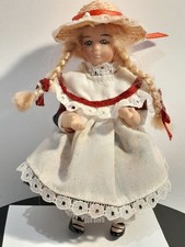 1:12th Dolls House Sweet Little Victorian Girl Doll In White Dress With Hat