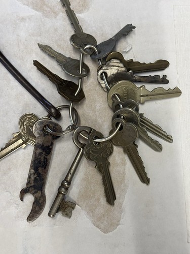 Old vintage keys job lot - old,