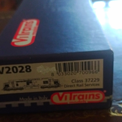 Vitrains v2028 class 37 - v2028, oo