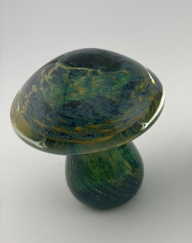Vintage art glass mushroom - art,