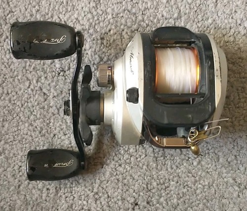 Pflueger monarch bait casting - pflueger,