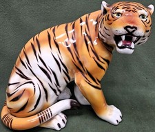 Stunning large seated ceramic - stunning,