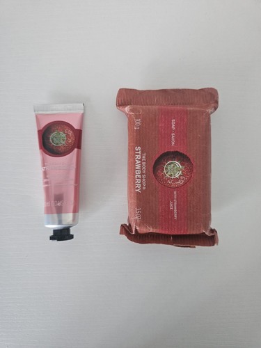 The body shop strawberry soap - body,