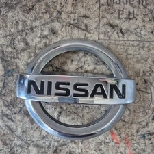 NISSAN NOTE FRONT GRILLE EMBLEM BADGE 628909U000 IN GOOD CONDITION 