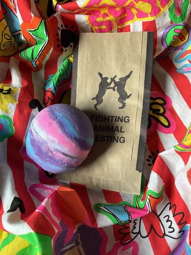 Lush the magician bath - the,