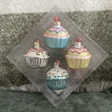 Set of 4 Vintage Style Cupcake