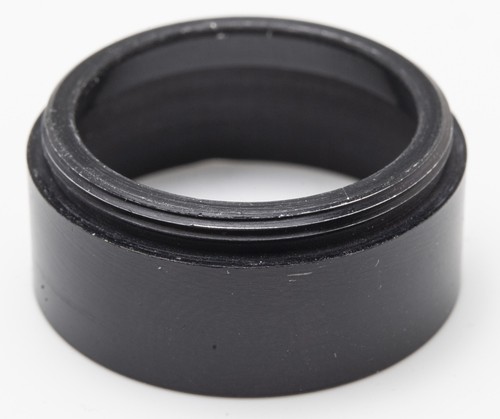 Lens hood srew - hood, in