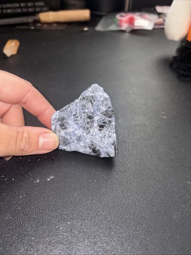 Raw blue cordierite - blue,