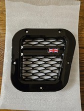 DEFENDER WING VENT RH SIDE  **