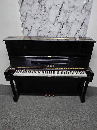 Yamaha high gloss - high, finish