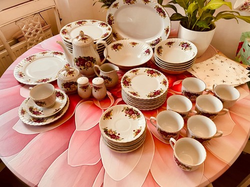 Royal norfolk dinner set - norfolk,