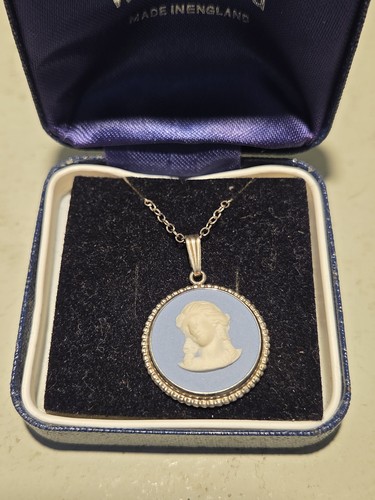 Vintage wedgewood cameo - wedgewood,
