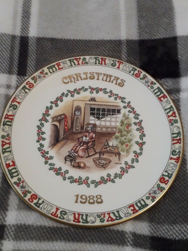 Royal grafton christmas plate - grafton,