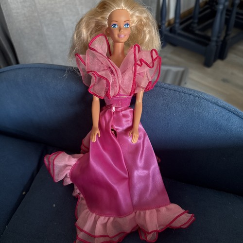 Barbie think she s 1980s - -,