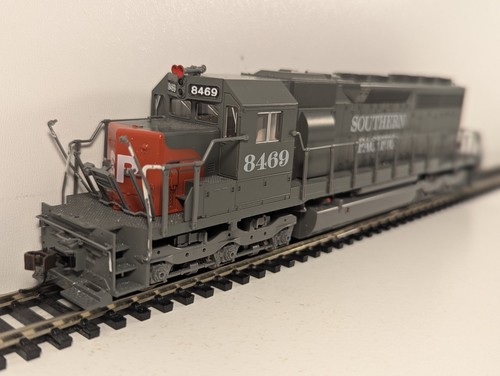 Kato scale emd - emd, sd40