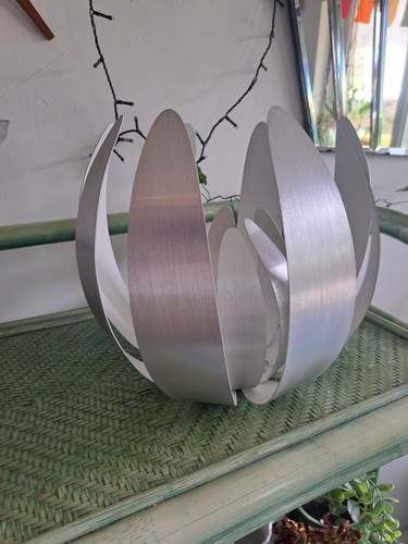 Brushed silver metal lotus - silver,