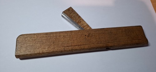 Small vintage wooden moulding - small,