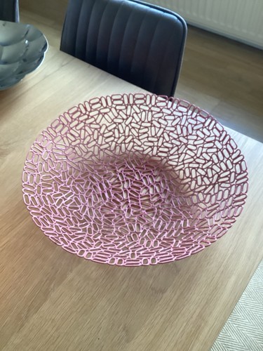 Pink wire paper - pink, ‘paper