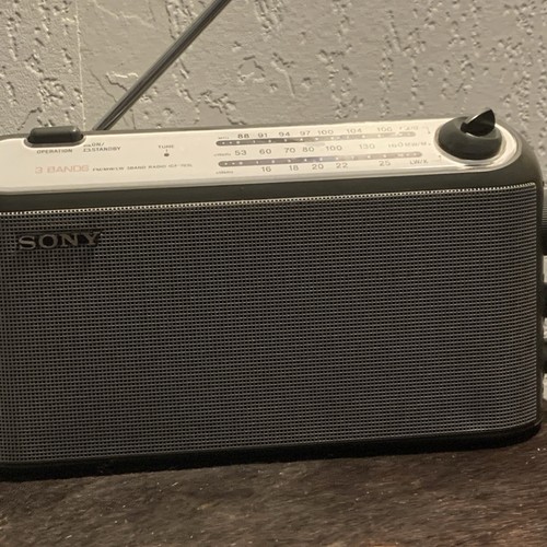 Vintage gundig portable radio - gundig,