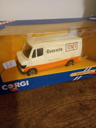 Corgi c576 mercedes 207d van - c576/9,