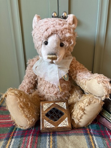 Charlie bears fish limited - "fish",
