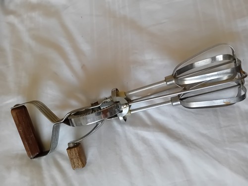 Prestige hand held - held, whisk