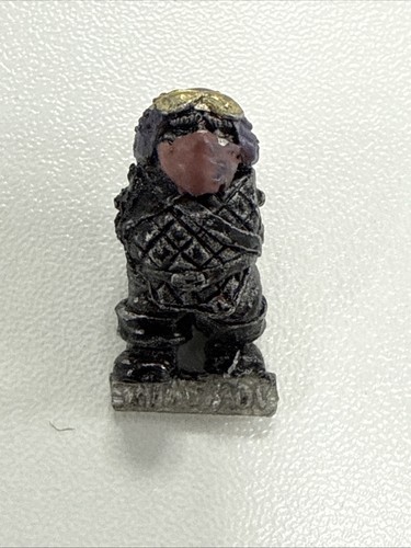 Squat adventurer space - adventurer, dwarf