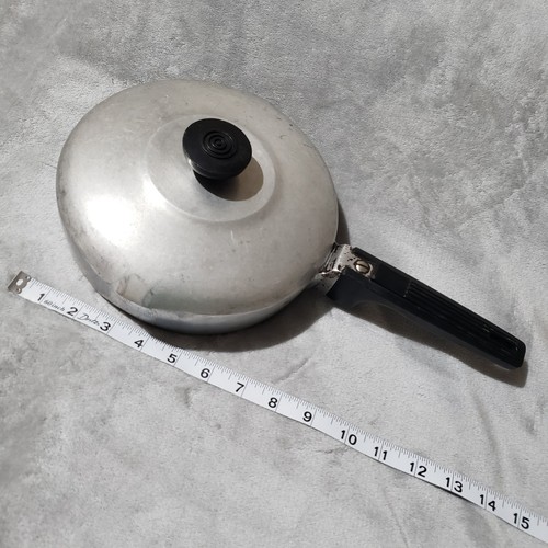 Vtg wagner ware - 8",
