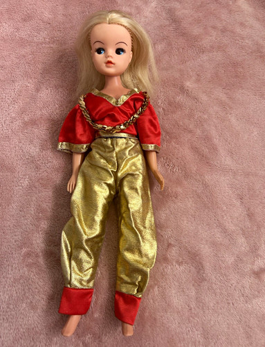 Sindy vintage fashion doll
