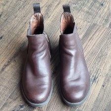 Russell & Bromley Brown