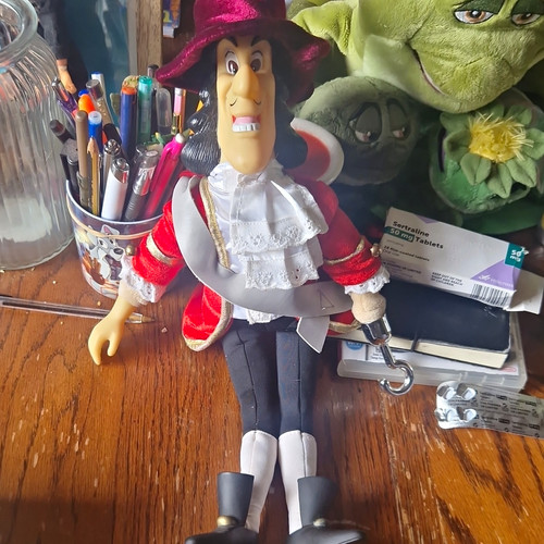 Peter pan captain hook - peter,