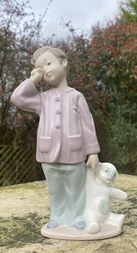 Nao lladro figurine - by,